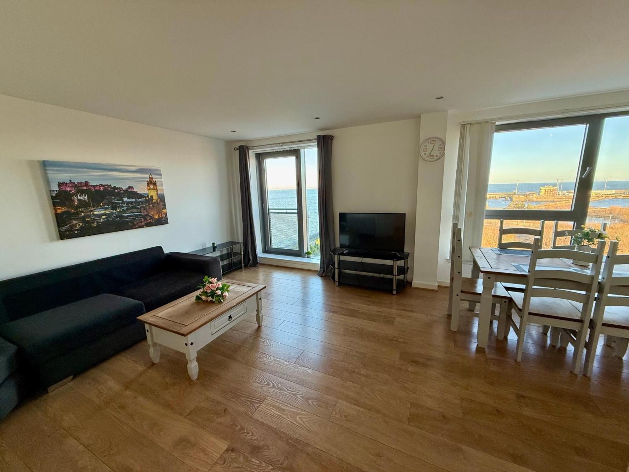 Britannia Apartments *